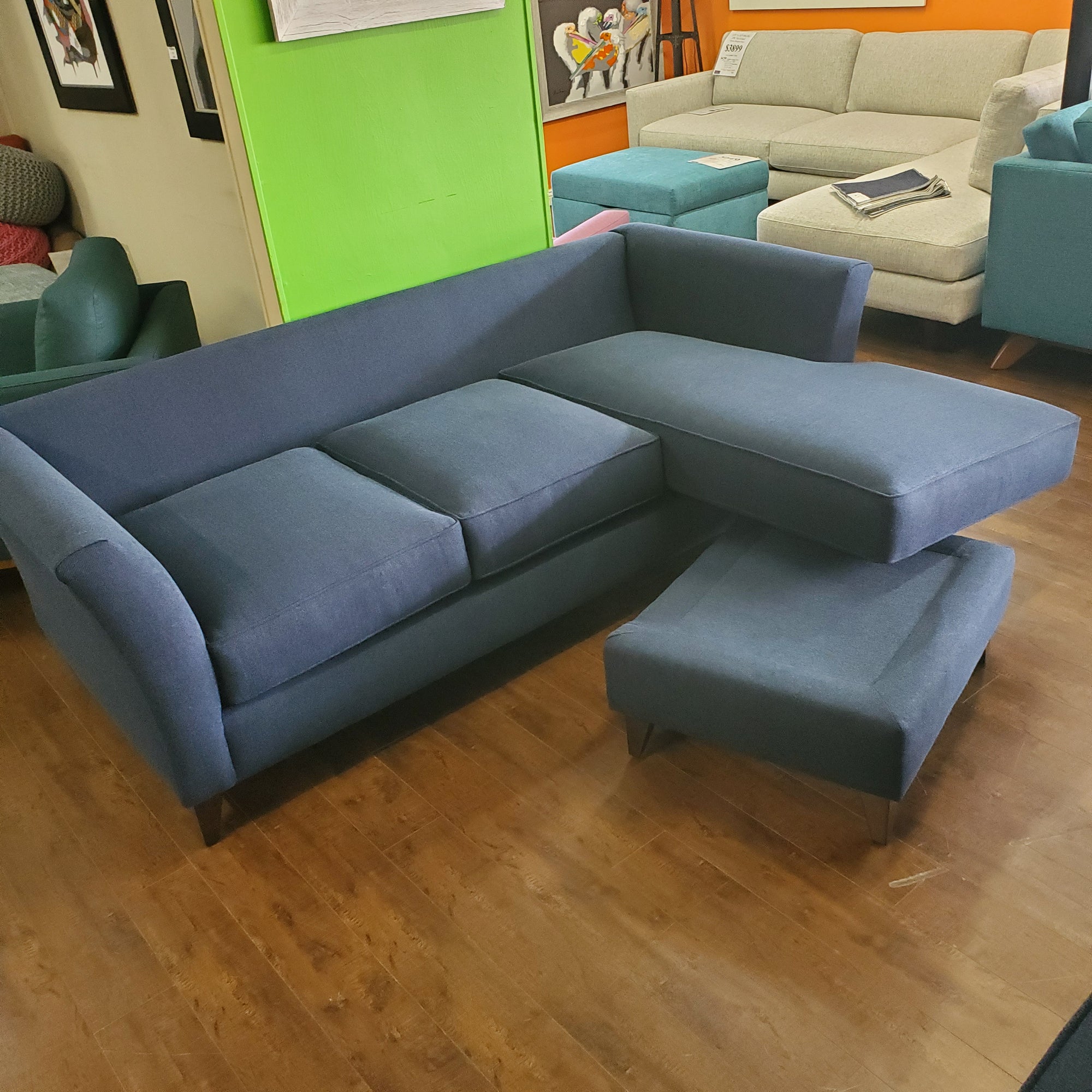 Floor Sample - 86" Aria Sofa w/Reversible Chaise